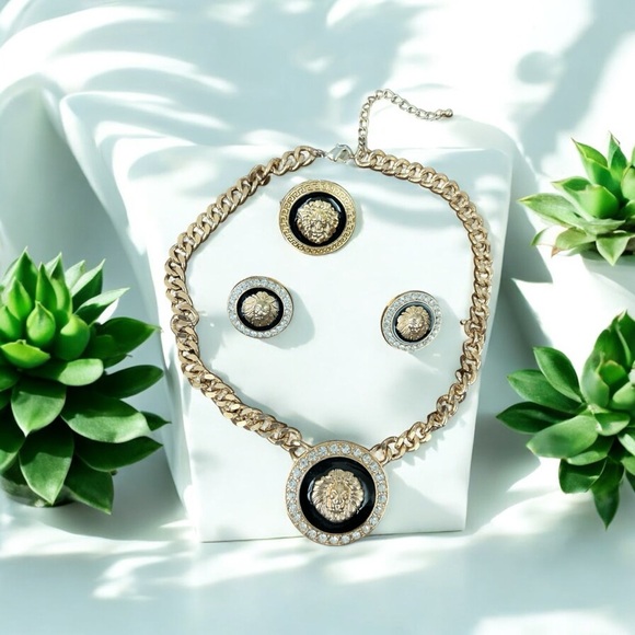 Jewelry - Elegant Gold and Black Lion Head Jewelry Set